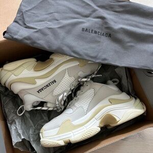 balenciaga triple s in white